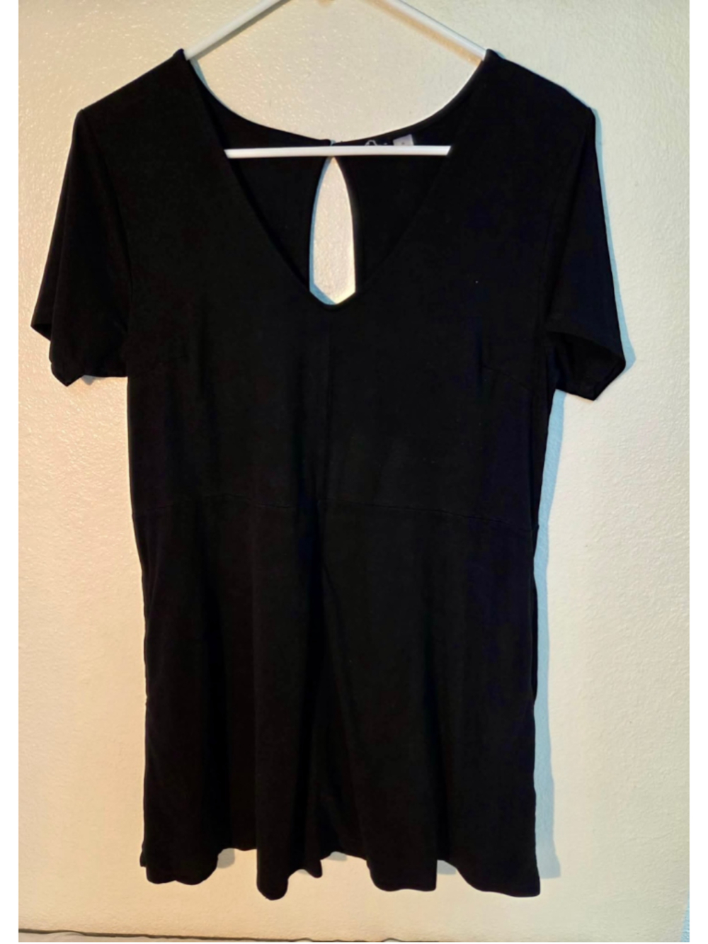 Women’s Keyhole Cutout Tunic Mini Dress Fitted Stretch Knit Black Medium W-246